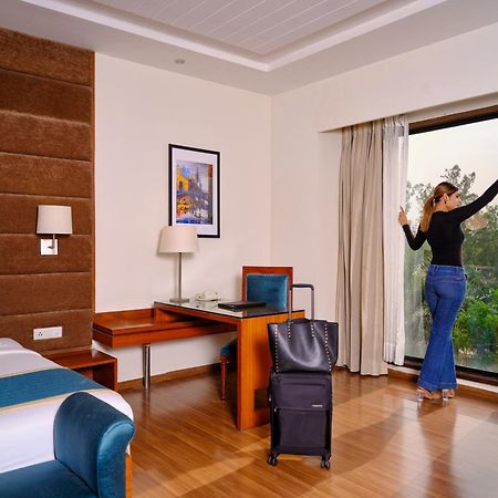 Best Western Country Woods Ambāla Екстериор снимка