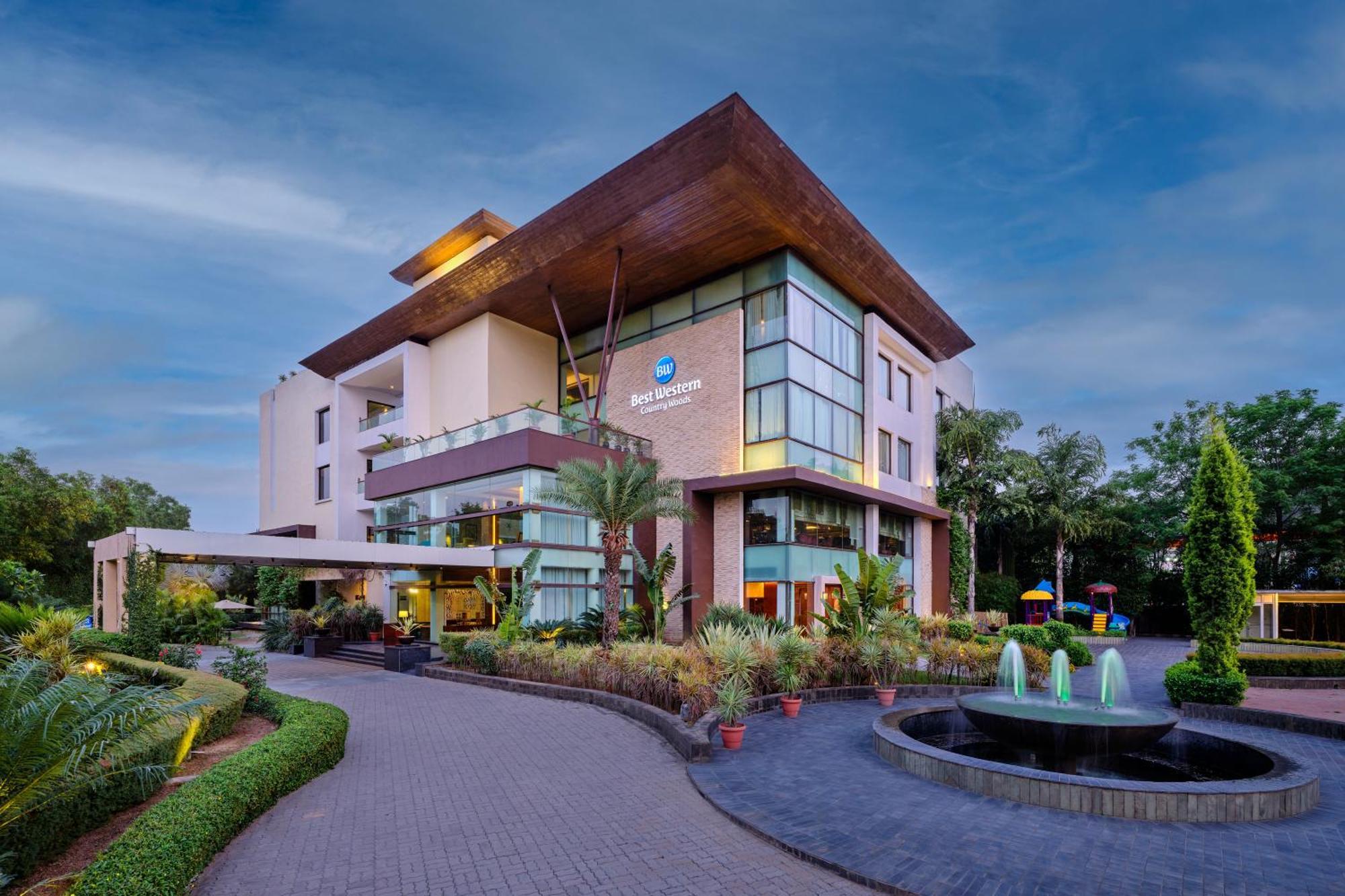 Best Western Country Woods Ambāla Екстериор снимка