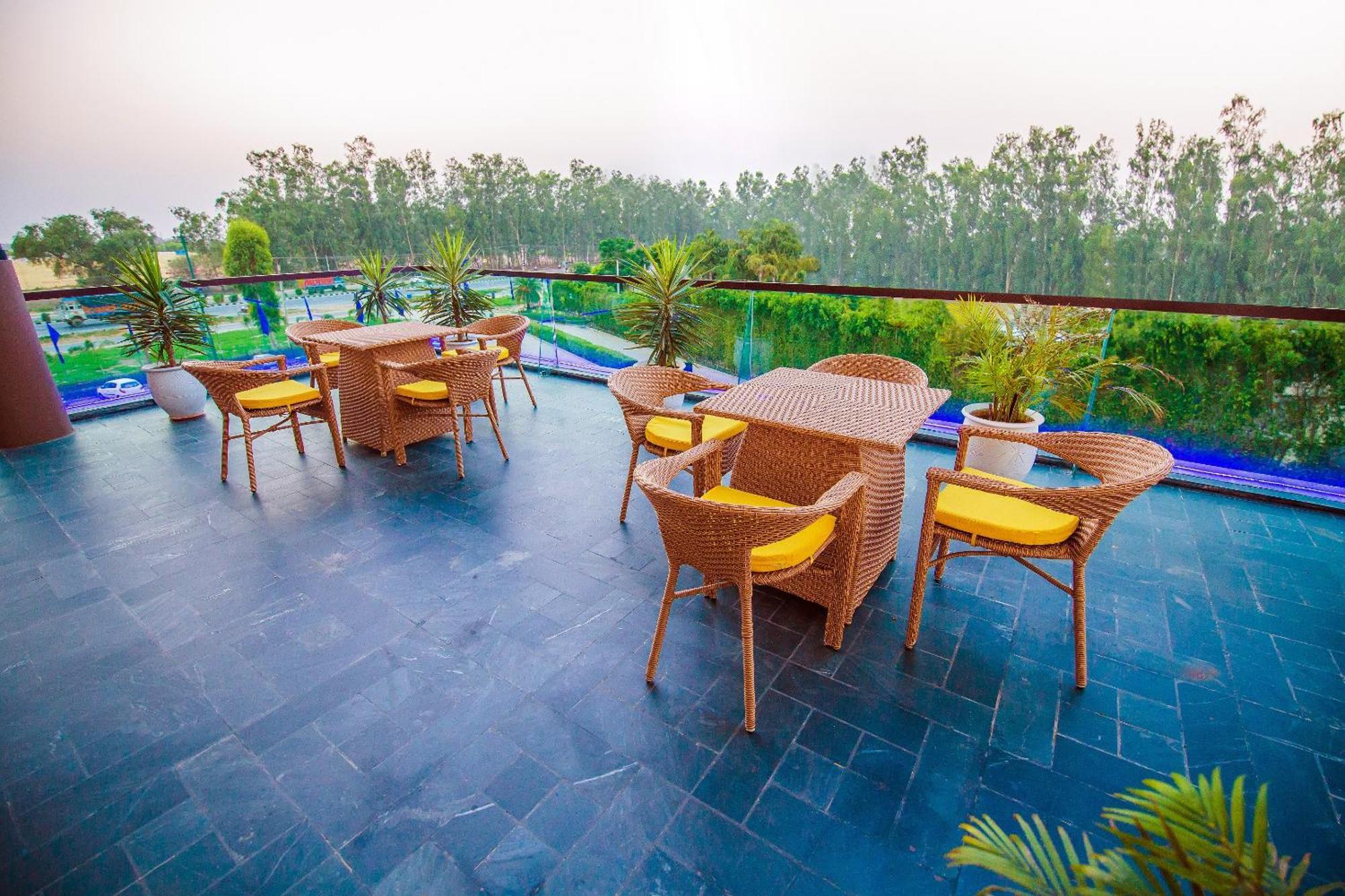 Best Western Country Woods Ambāla Екстериор снимка