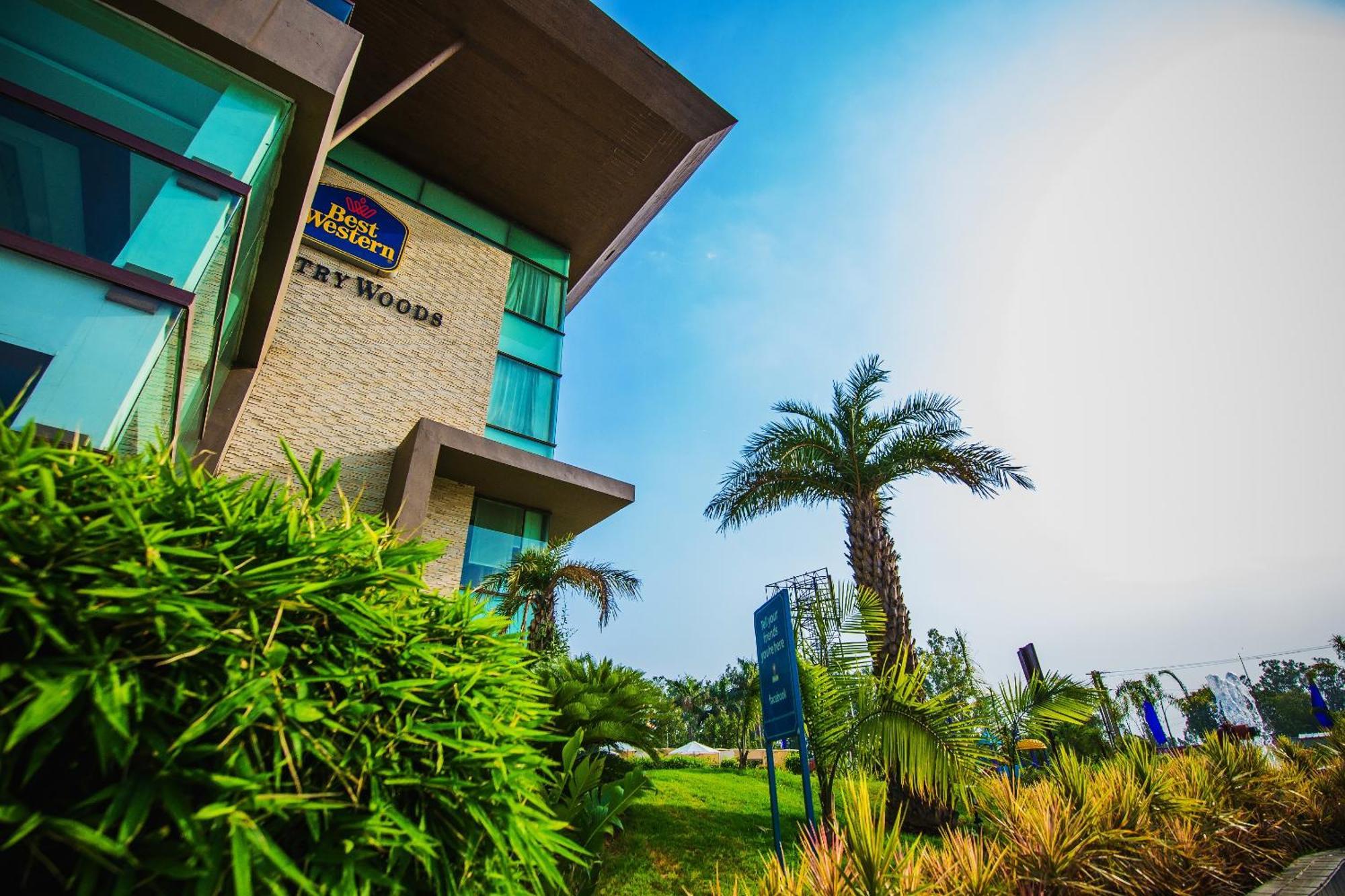 Best Western Country Woods Ambāla Екстериор снимка