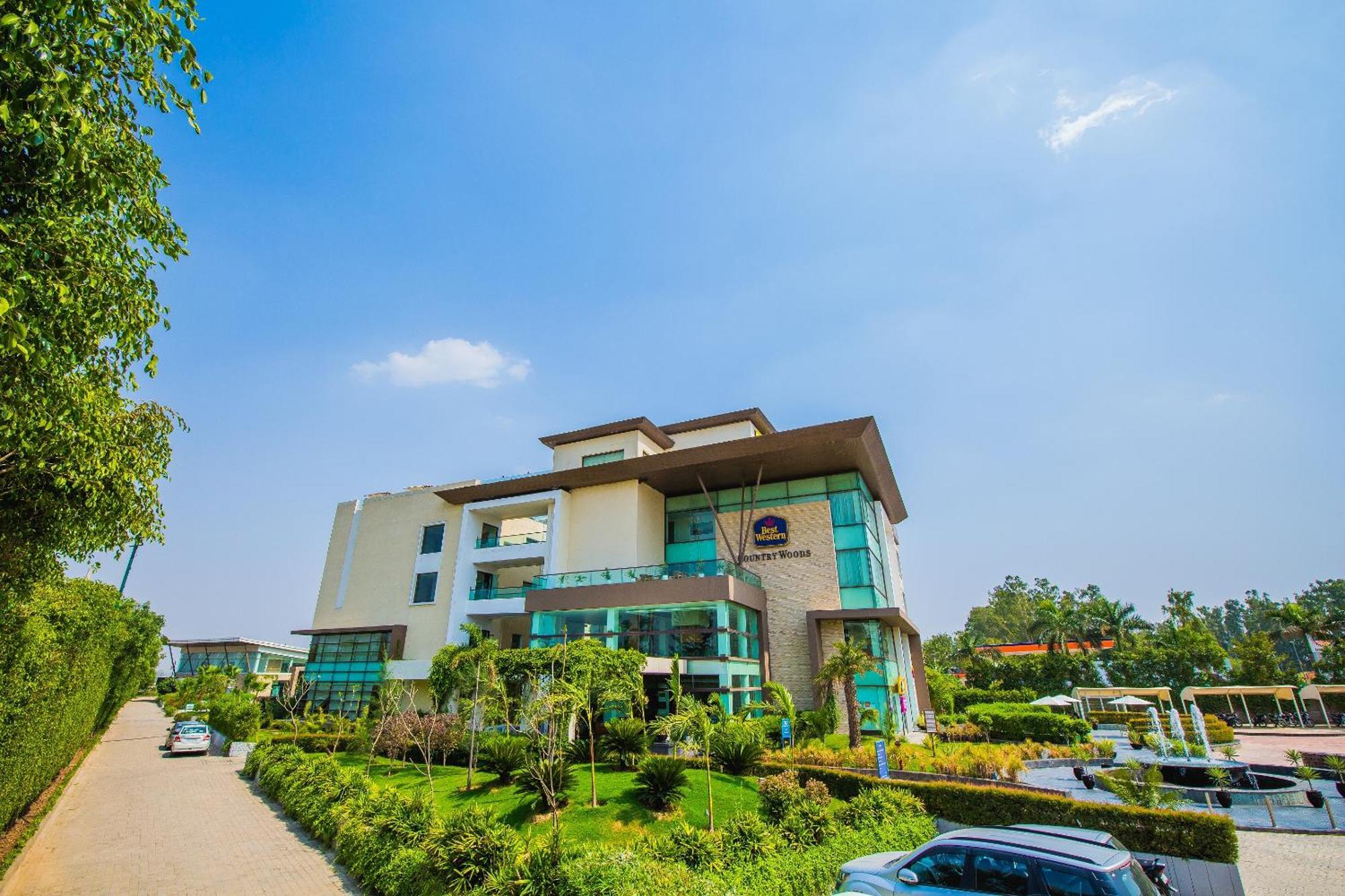 Best Western Country Woods Ambāla Екстериор снимка