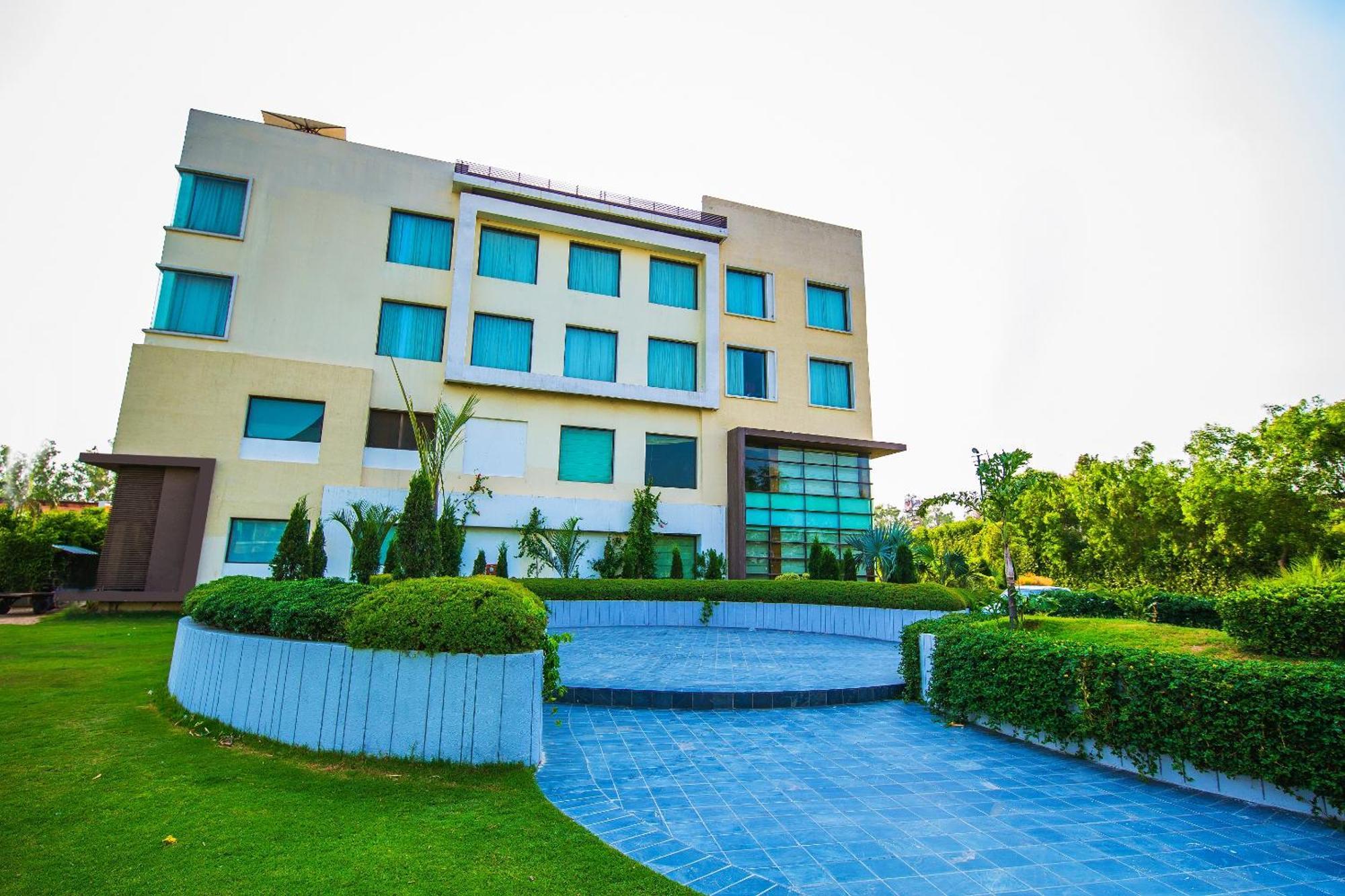 Best Western Country Woods Ambāla Екстериор снимка